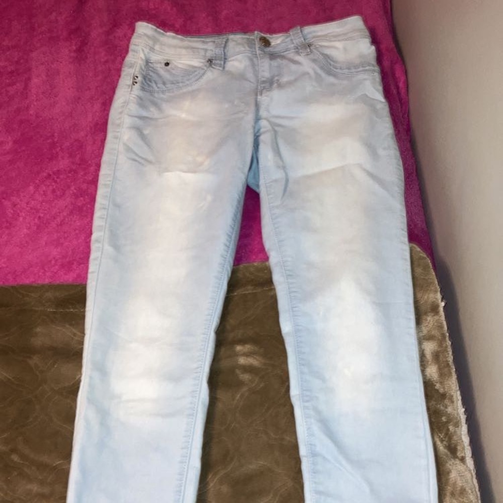 light denim “wanna betta butt” jeans size 9